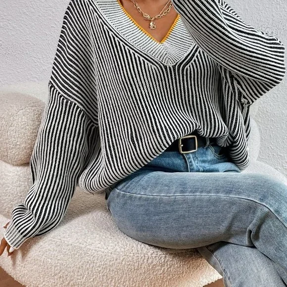 Black & White Casual Womens Vertical Stripe Pattern Drop Shoulder Sweater - Picture 3 of 5